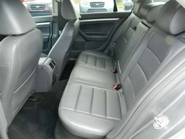 2009 Volkswagen Jetta Wolfsburg Edition 4dr Sedan 6A